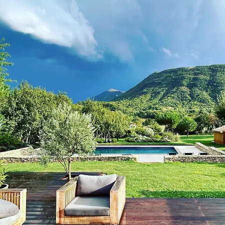 La Station En Drome Provencale فيلة